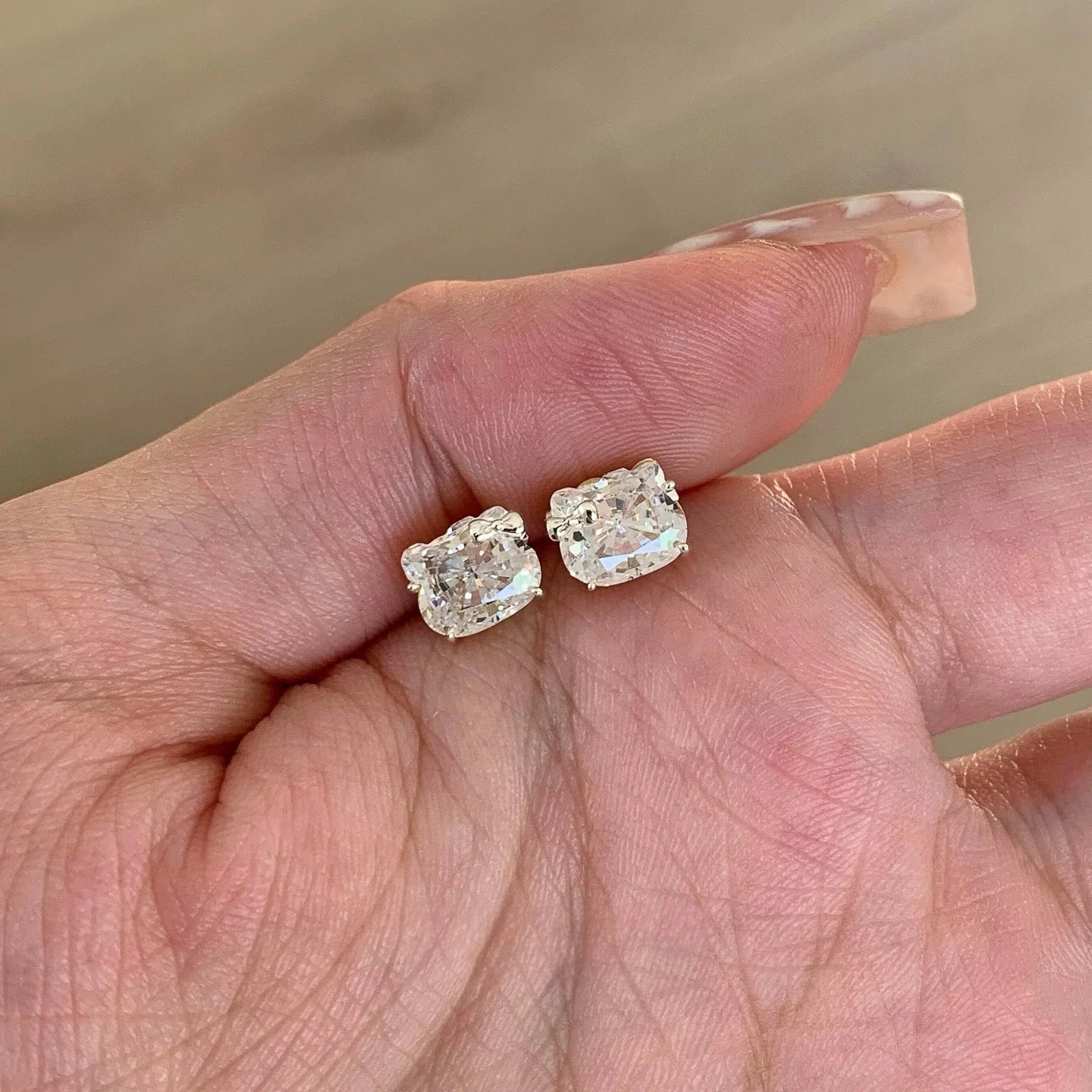 😼💎Pendientes Promesa Kitty Rebel💖